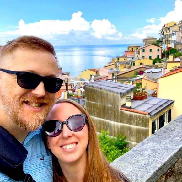 Meet your Posher, Jessica - Picture 1 of 2